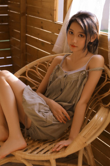 大奉打更人插花弄玉成语意思